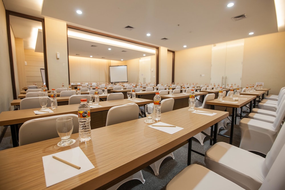Whiz Prime Hotel Sudirman Makassar 26/35