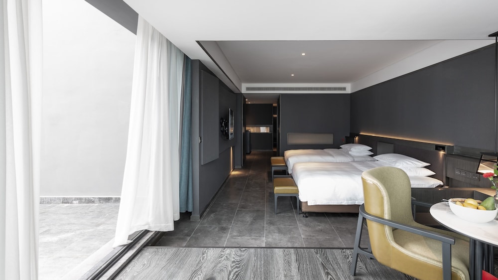 Lucid Xixi Hotel 24/57