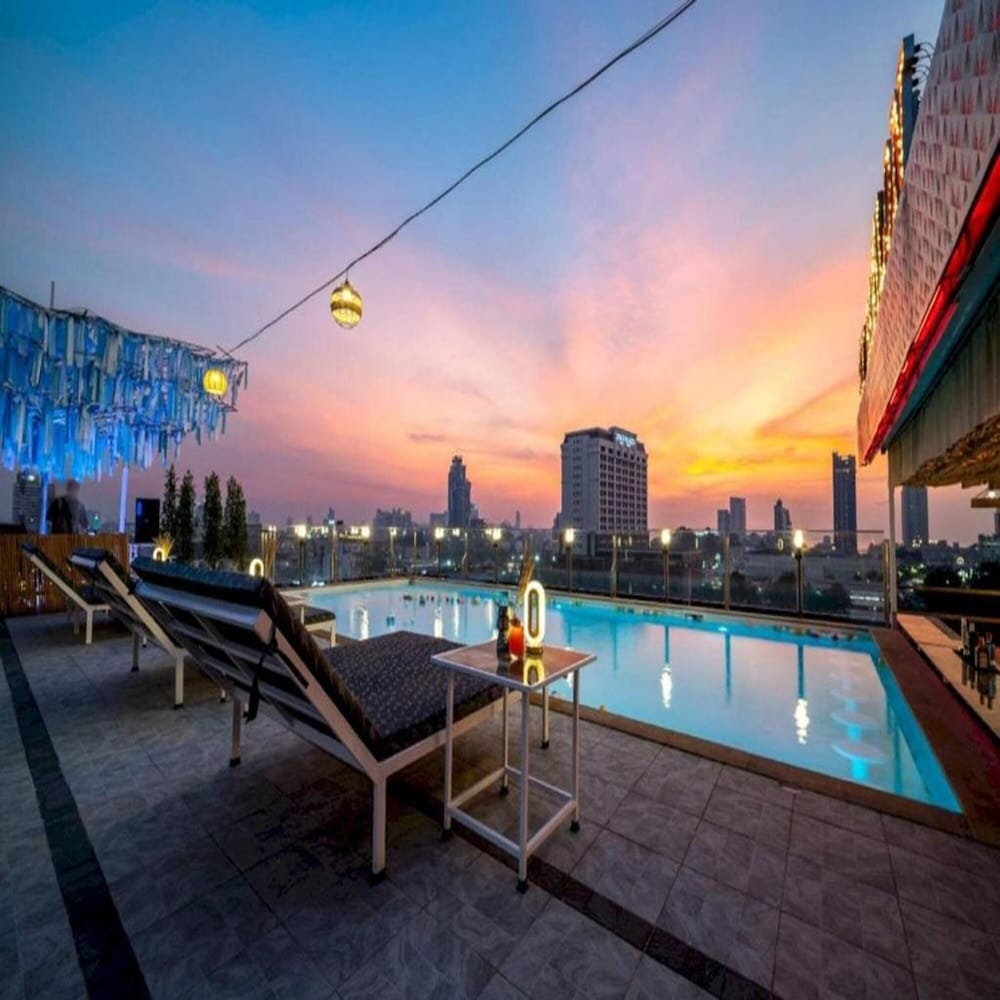 Sunday JA Plus Hotel 62/65