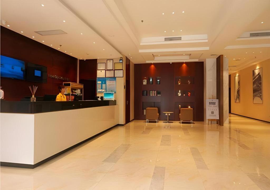 City Comfort Inn (Zhanjiang Middle Renmin Avenue Dingsheng Square) 11/50