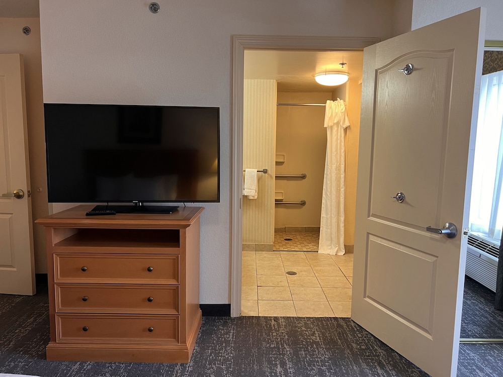 Hyatt House Colorado Springs Airport 21/42