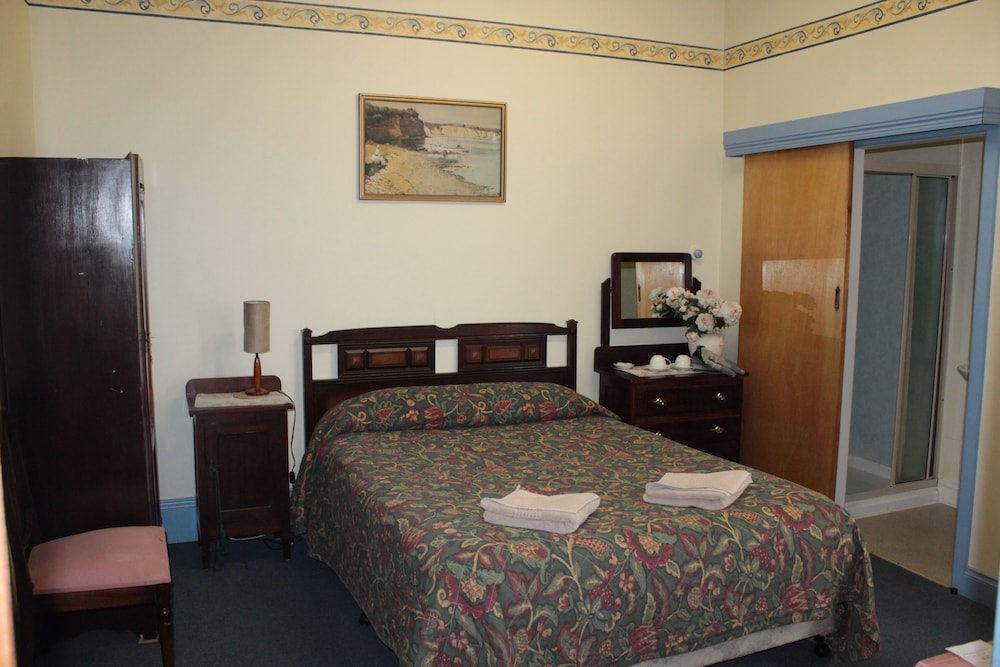 Bischoff Hotel 11/62