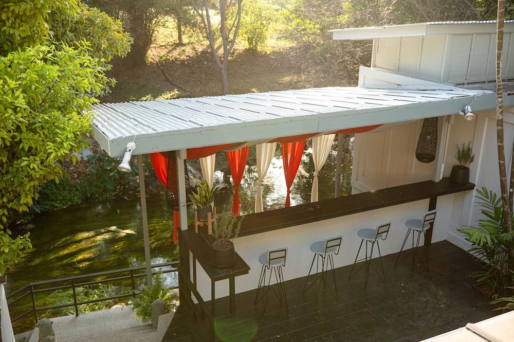 Zantiis Ndol Villas 15/66