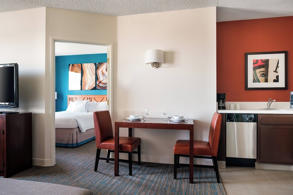 Residence Inn Las Vegas Hughes Center 33/48