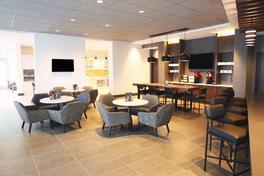 Hyatt Place Austin Airport 46/66