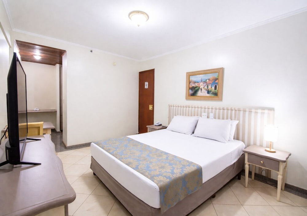 EXECUTIVE, STUDIO, SUITE