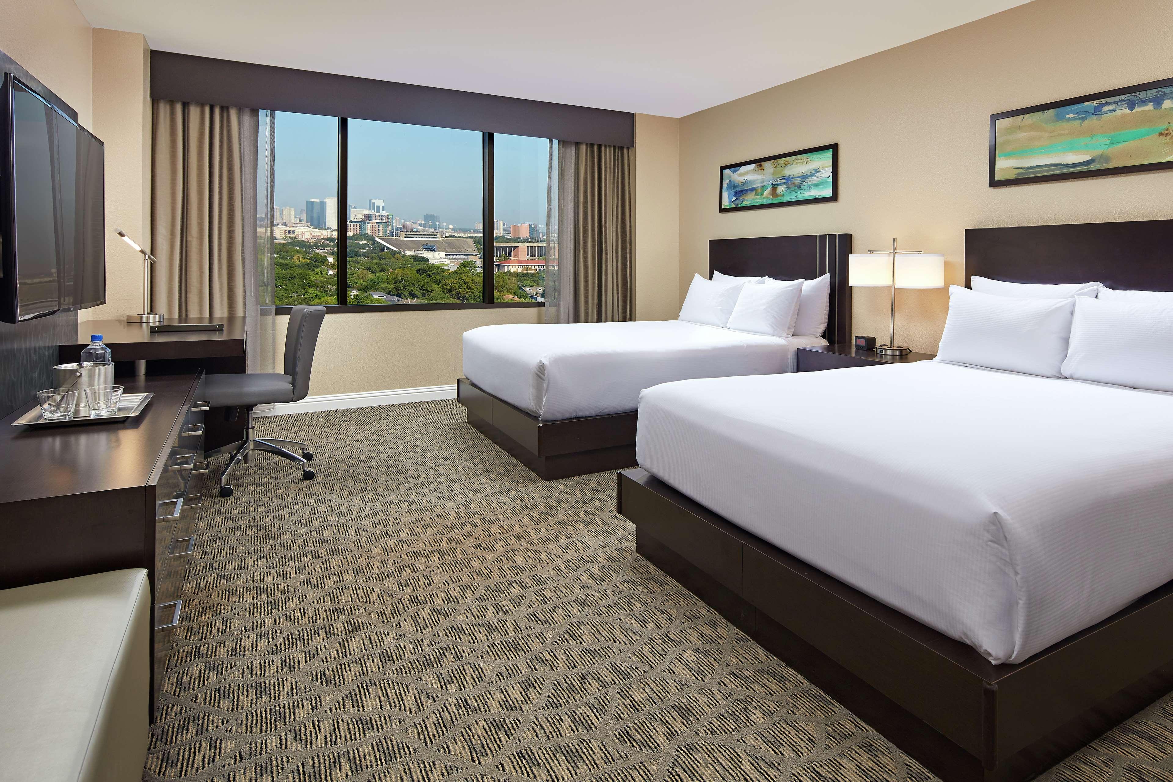 1 BEDROOM, SUITE, 2 DOUBLE BEDS, ACCESSIBLE