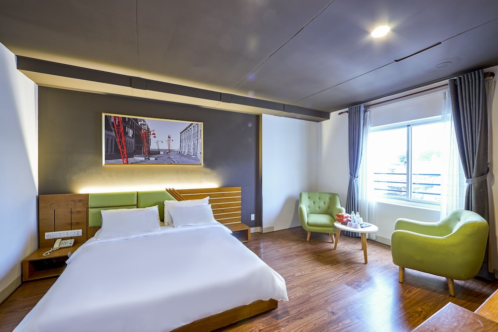The Noble Swan Saigon 36/64