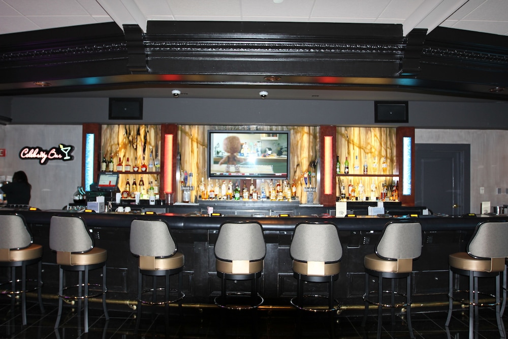 Grand Z Hotel Casino by Red Lion Hotels 38/57