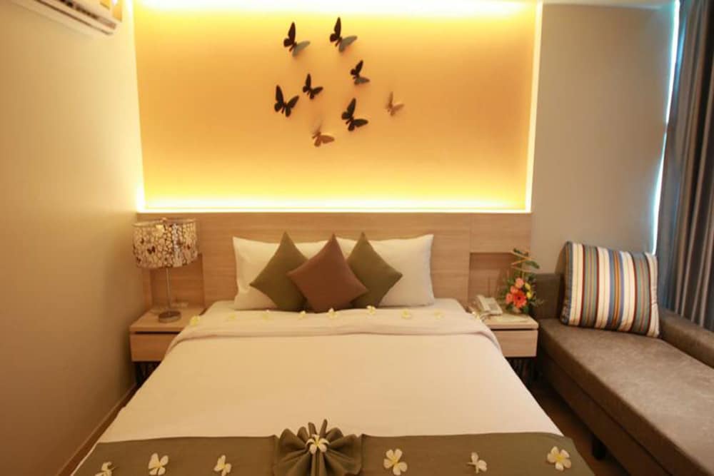 DELUXE, DOUBLE BED