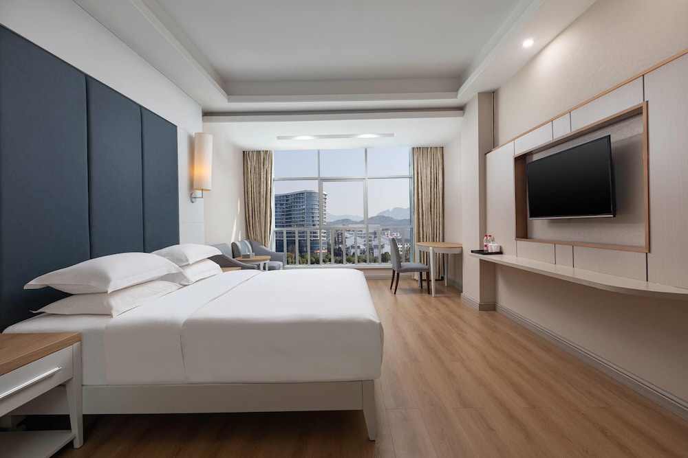 Ramada by Wyndham Zhangjiajie Tianmen Mountain 35/49