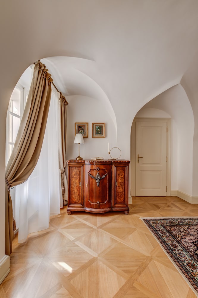 Hostel Santini Prague 4/50