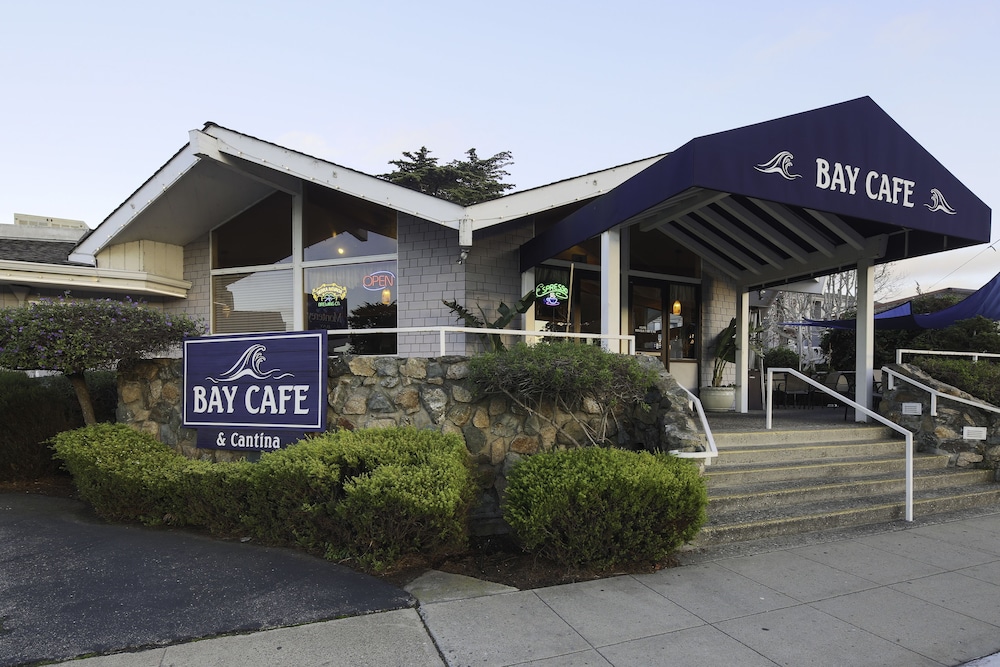 Monterey Bay Lodge 7/71