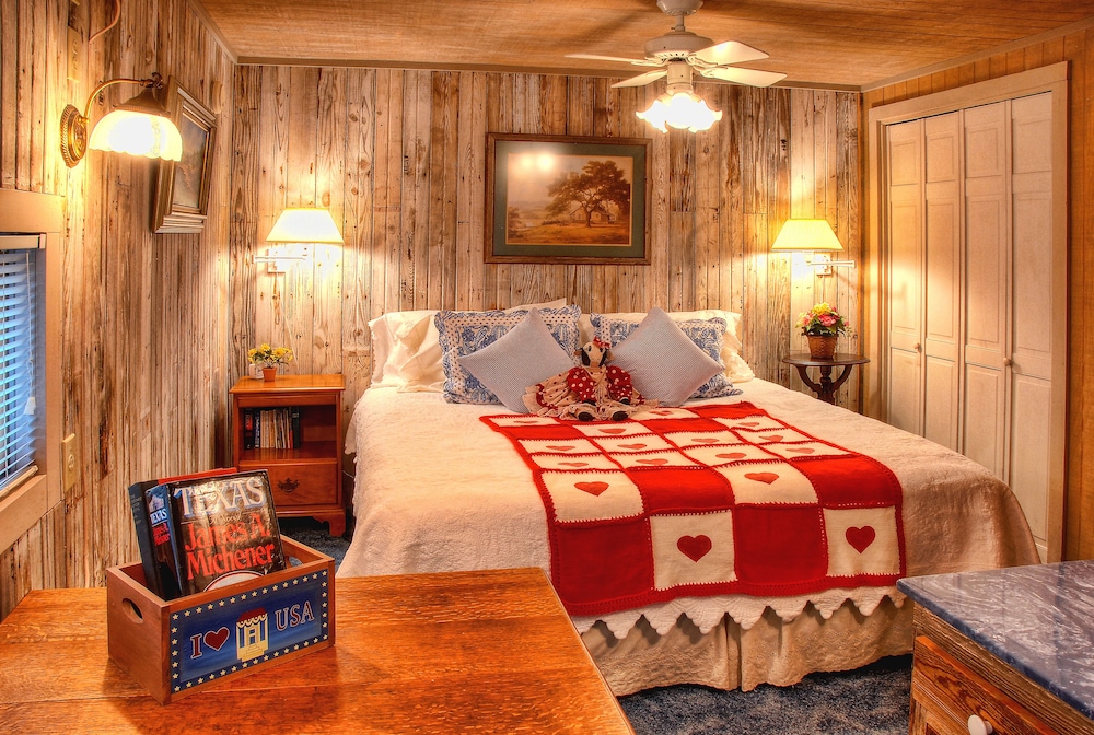 Kuebler Waldrip Haus Bed and Breakfast 20/50