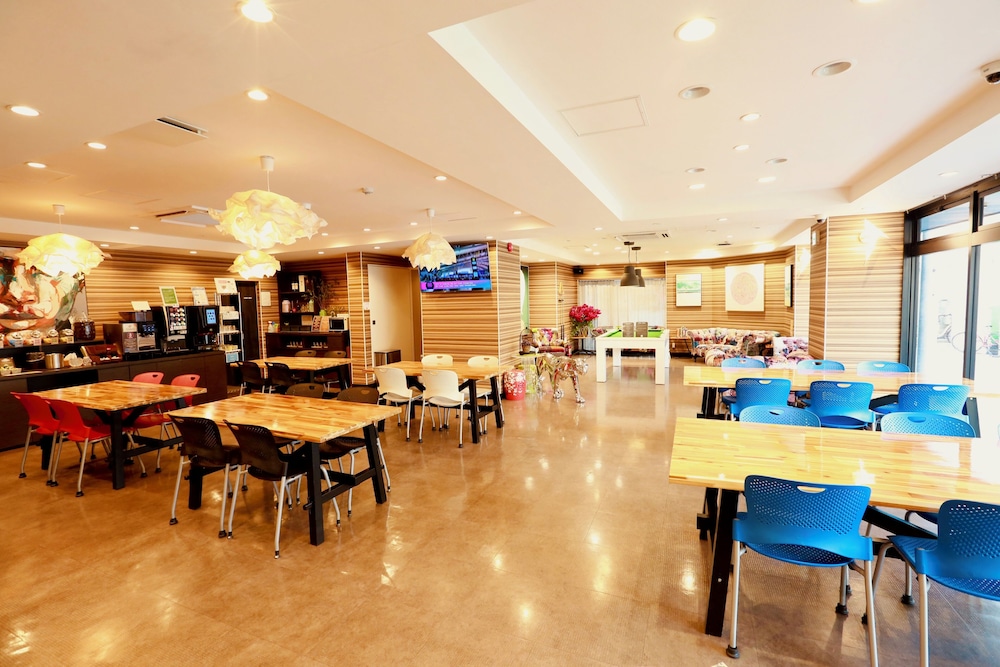 Hotel 88 Shinsaibashi 64/74
