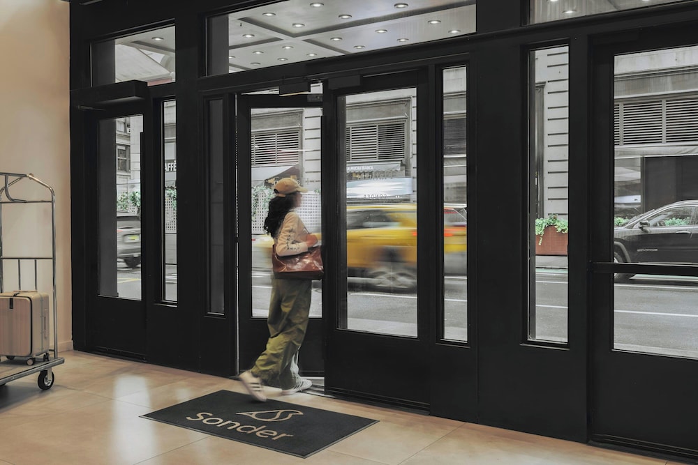 Flatiron Hotel 10/62