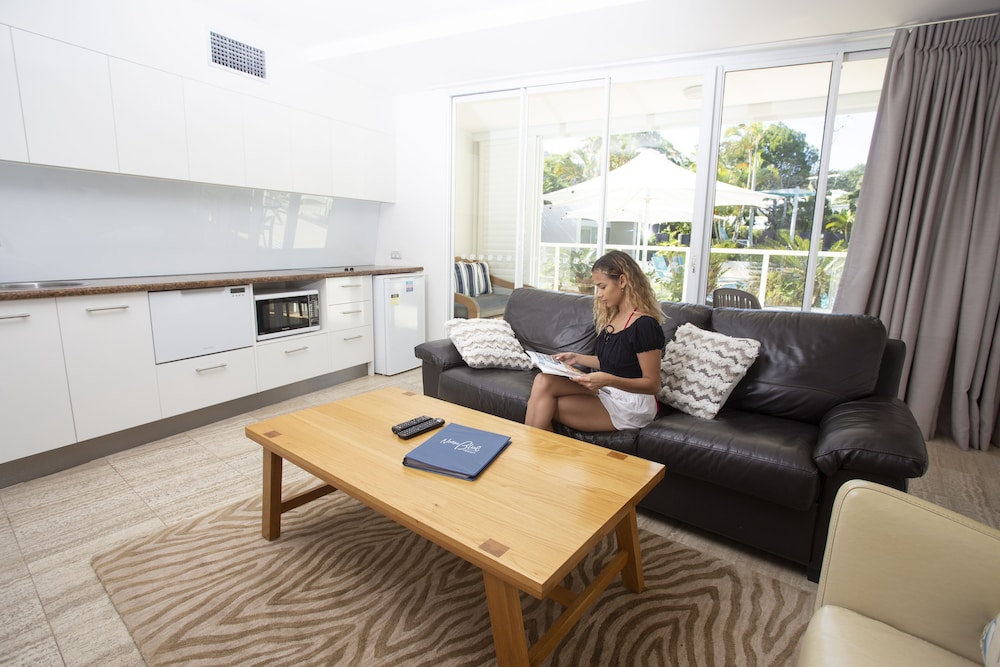 NOOSA BLUE RESORT 53/76