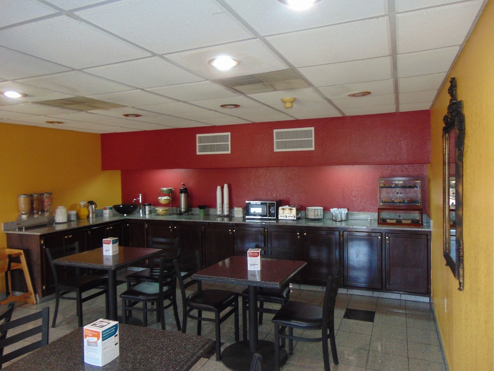 Quality Inn & Suites Dickson TN 37/46