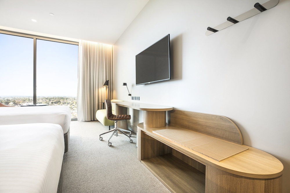 HOLIDAY INN WERRIBEE 21/75