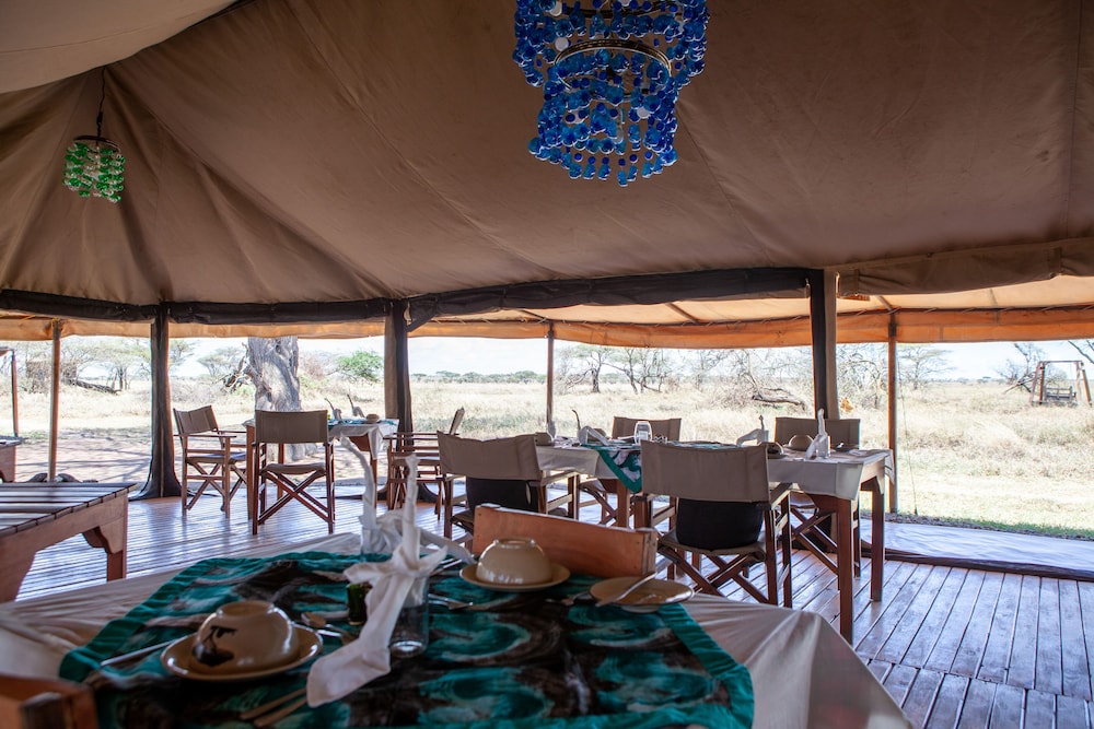 Mawe Luxury Tented Camp 30/50