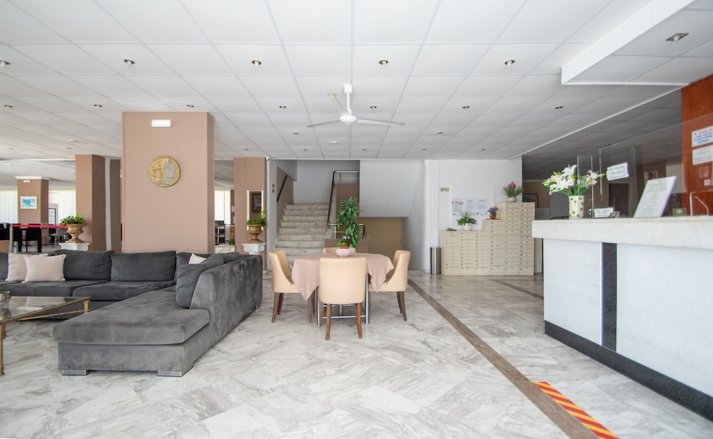Ikaros Hotel 13/70