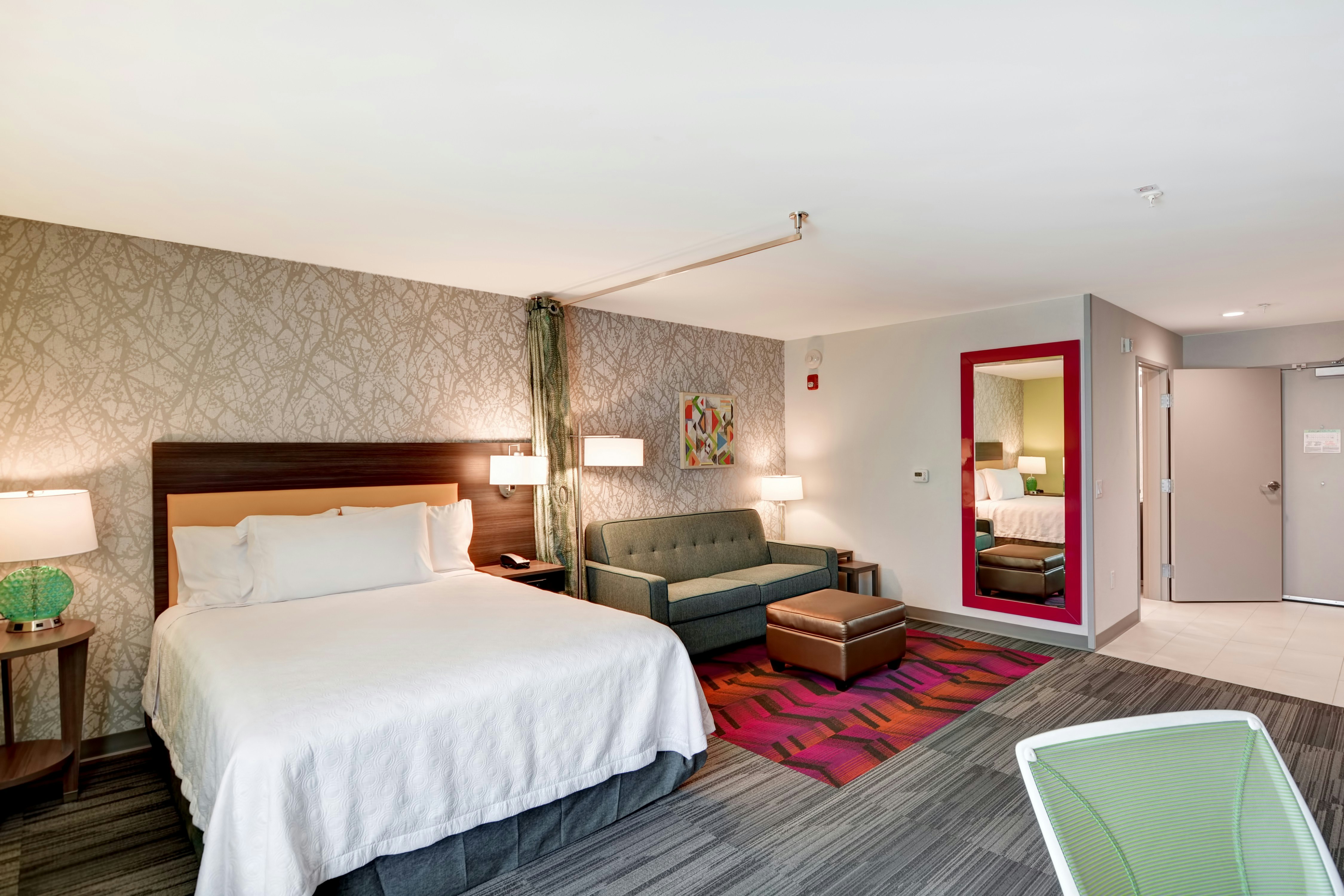 STUDIO, QUEEN BED, ACCESSIBLE