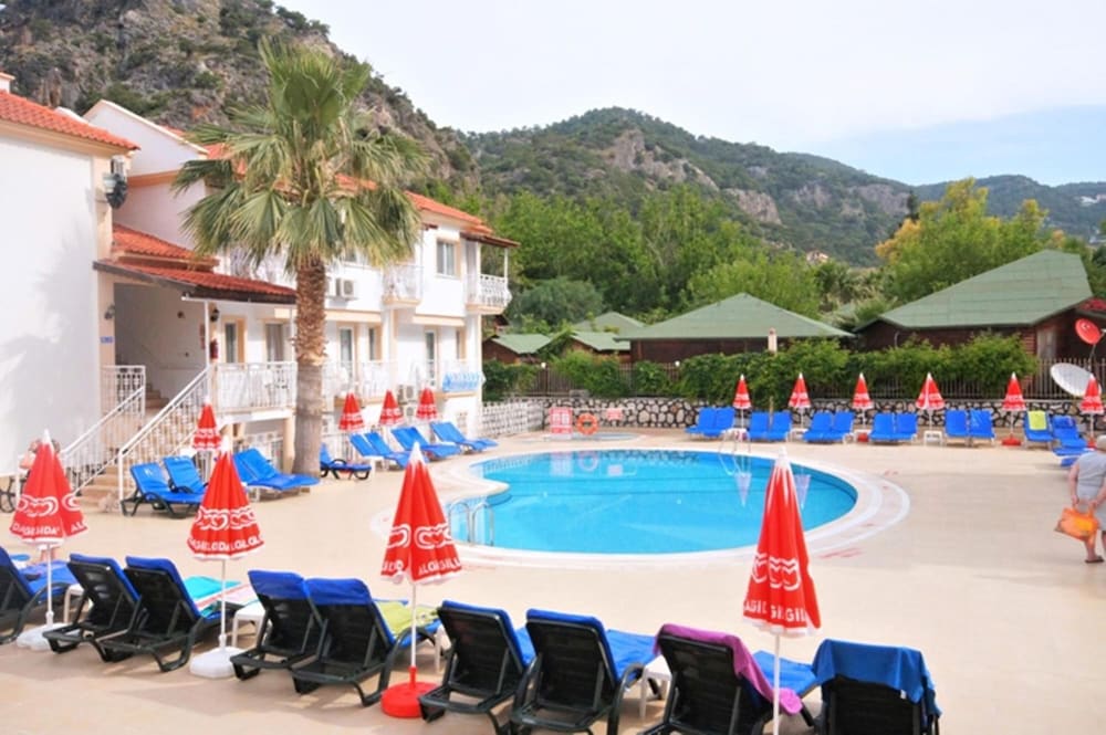 Karbel Beach Hotel 24/40
