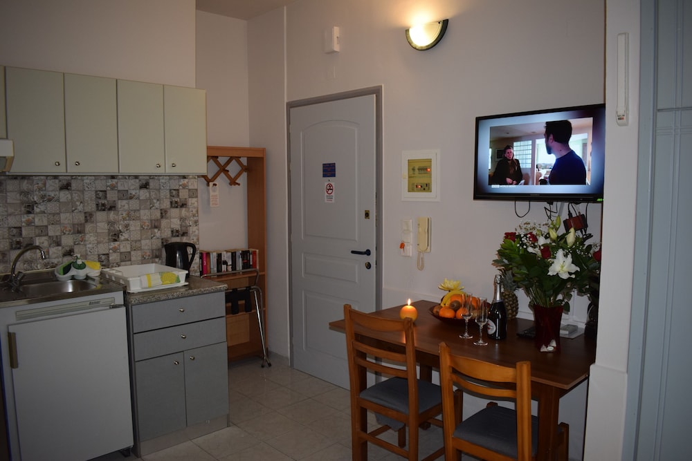Alena Apartments 23/50