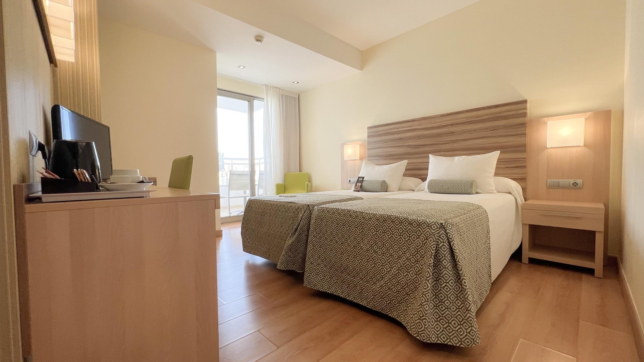 Standard, King Bed, No Balcony