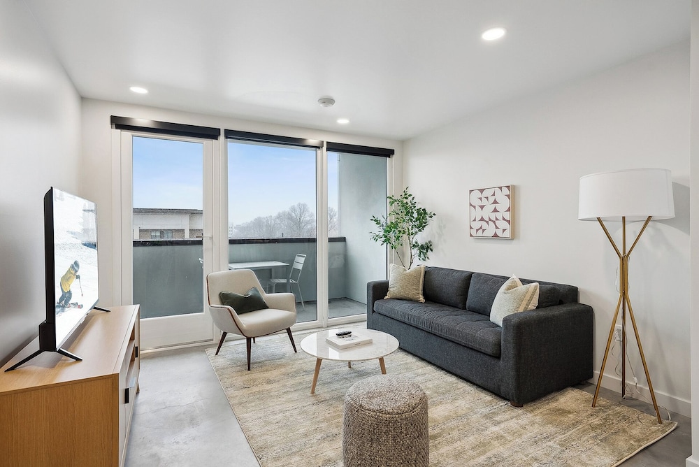 Placemakr Salt Lake City Downtown, Apartments by Hilton 30/50