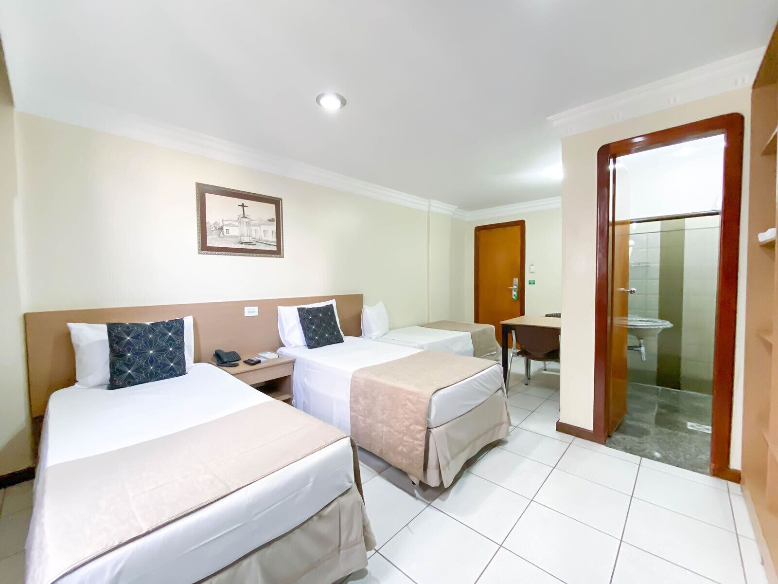 Basic, Twin Beds