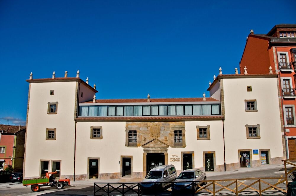 Hotel Palacio de Meras 27/30