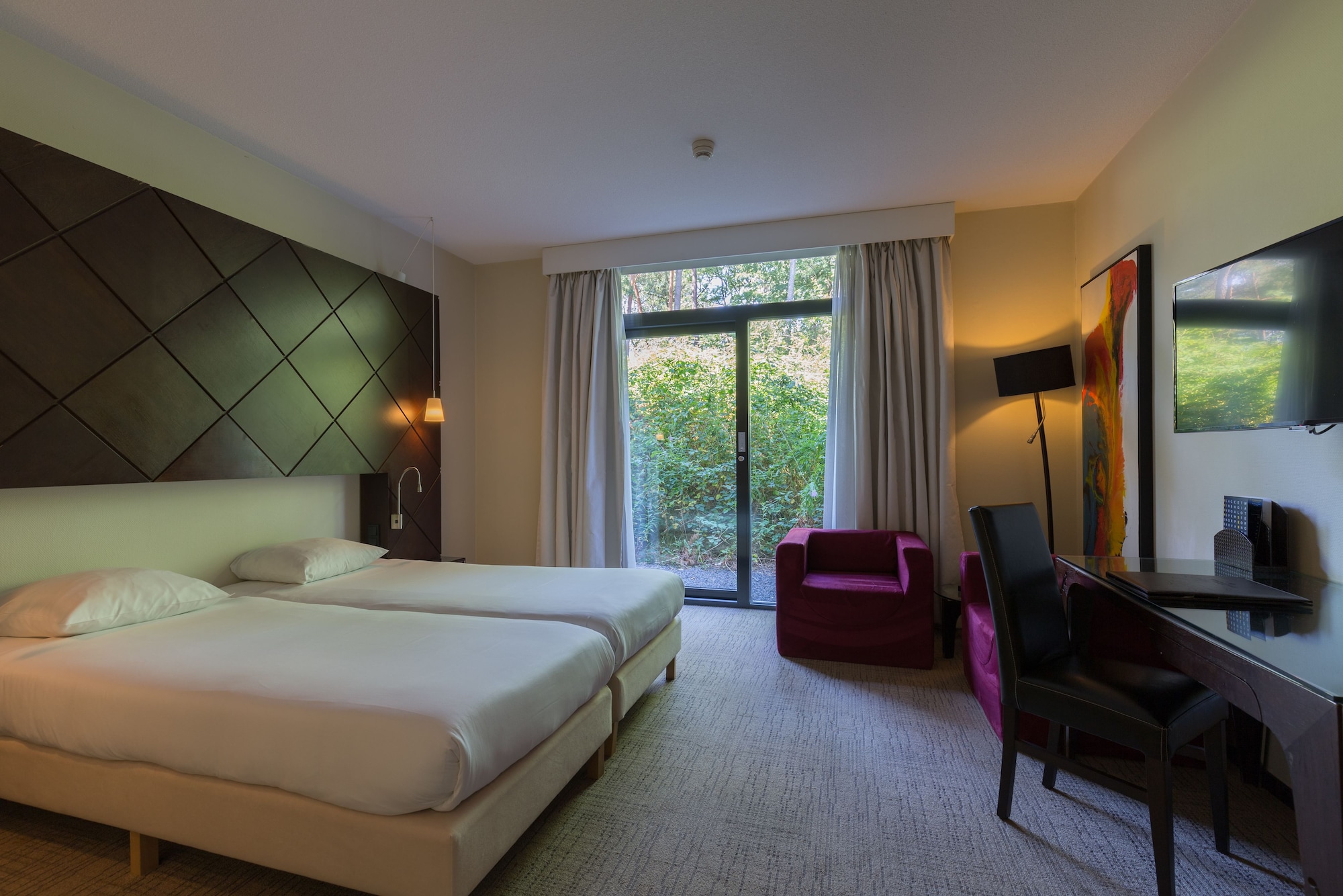 غرفة كومفورت بسريرين منفصلين