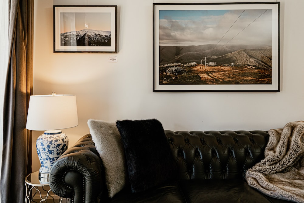 Farmers Arms Art Motel 20/44