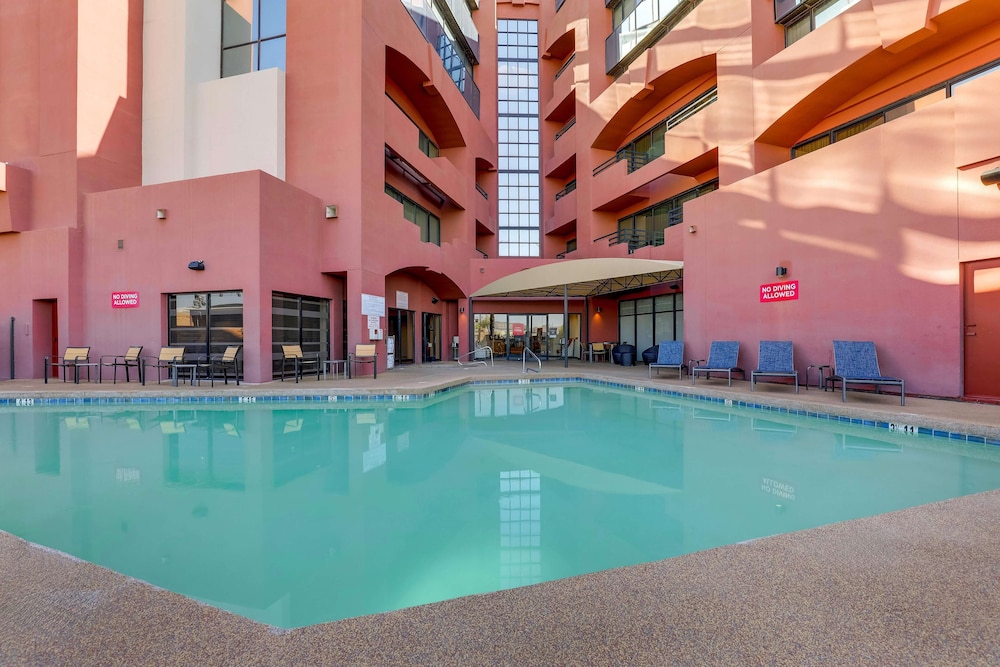 Drury Inn And Suites Phoenix Airport 22/50