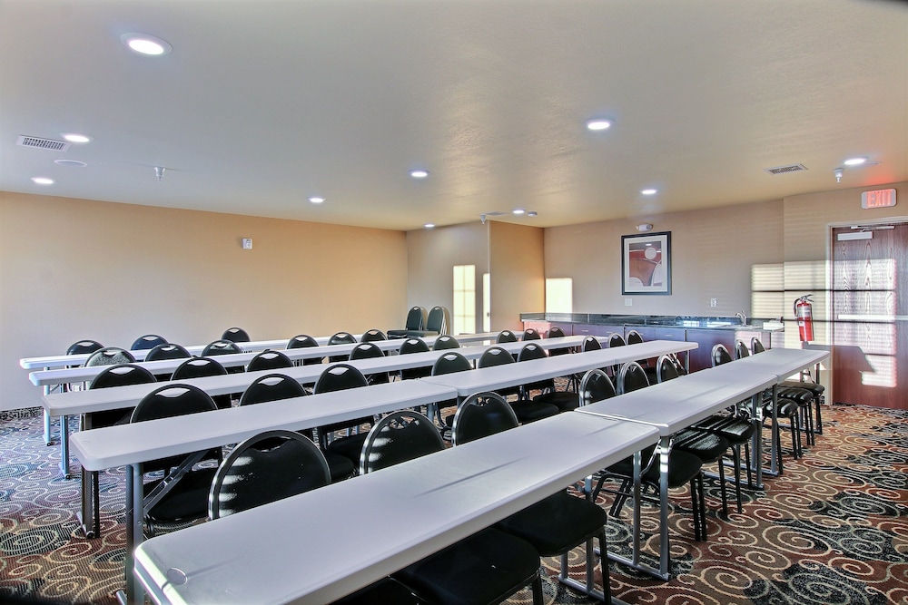 Cobblestone Hotel & Suites - Beulah 52/62