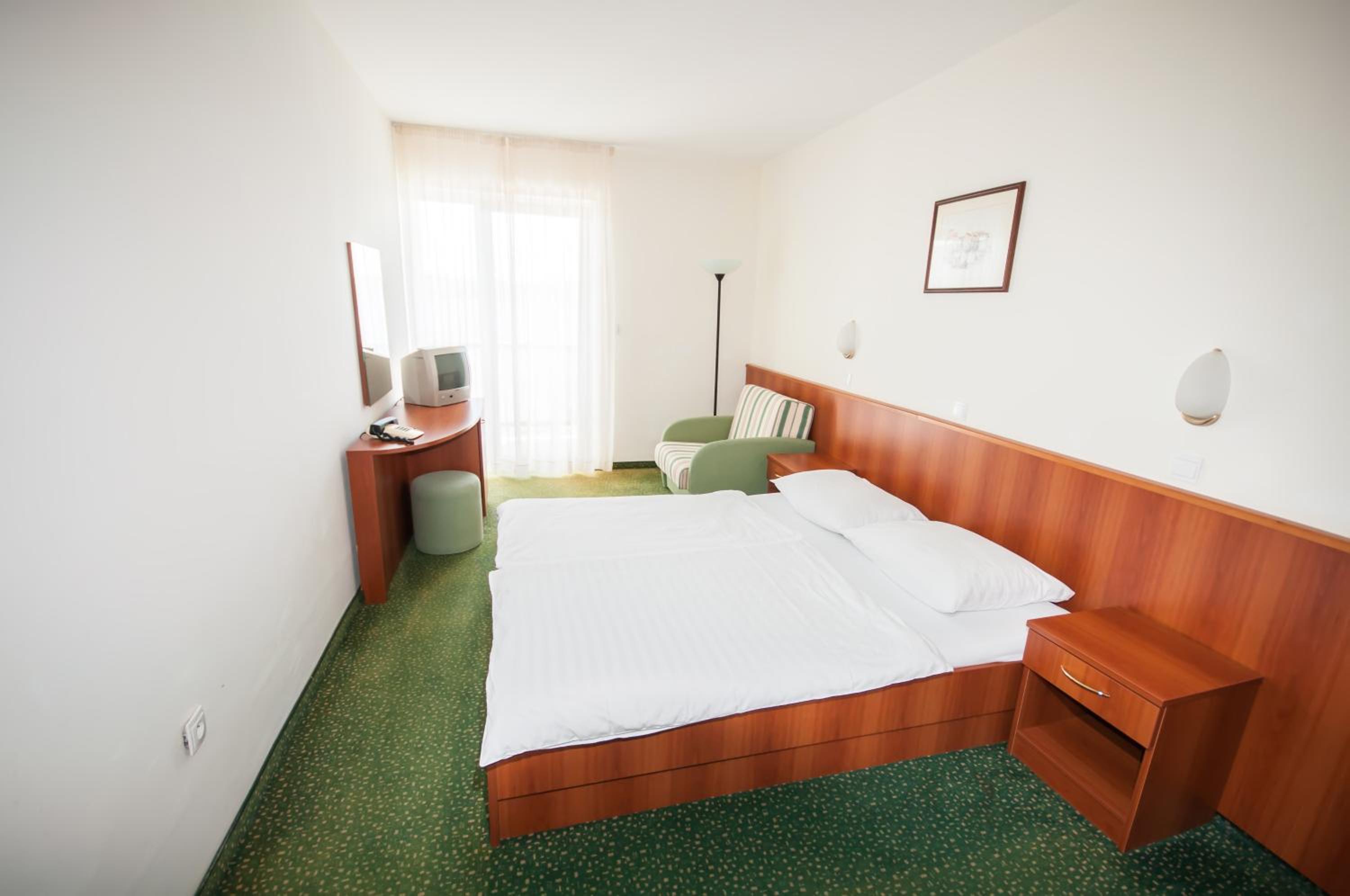 Lavanda Hotel 10/50