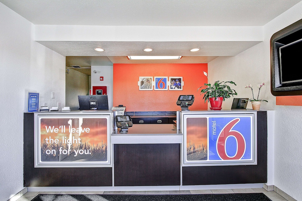 Lobby at Motel6 Green Bay, WI, GREEN BAY - WI