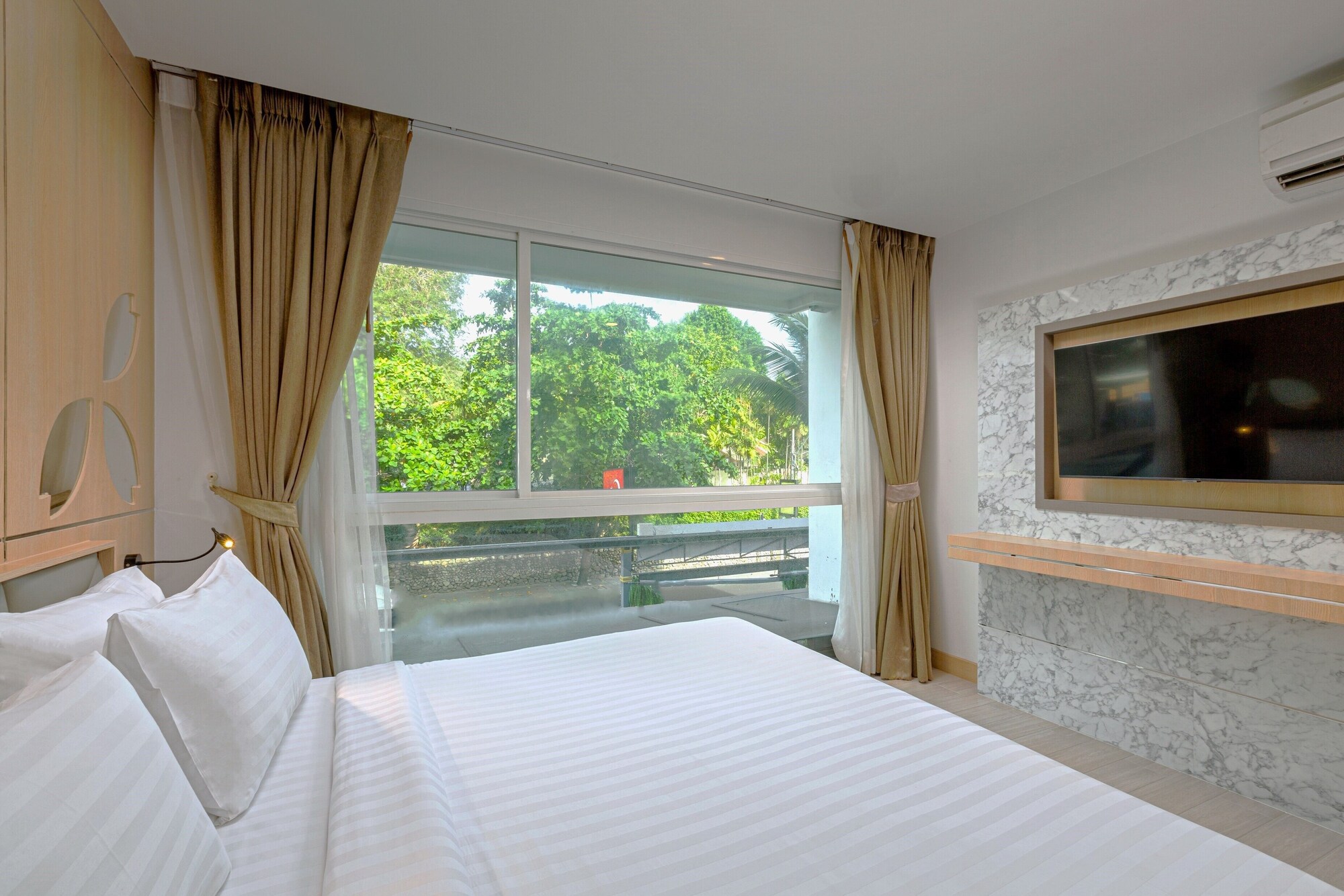 1 Bedroom, Suite, King Bed