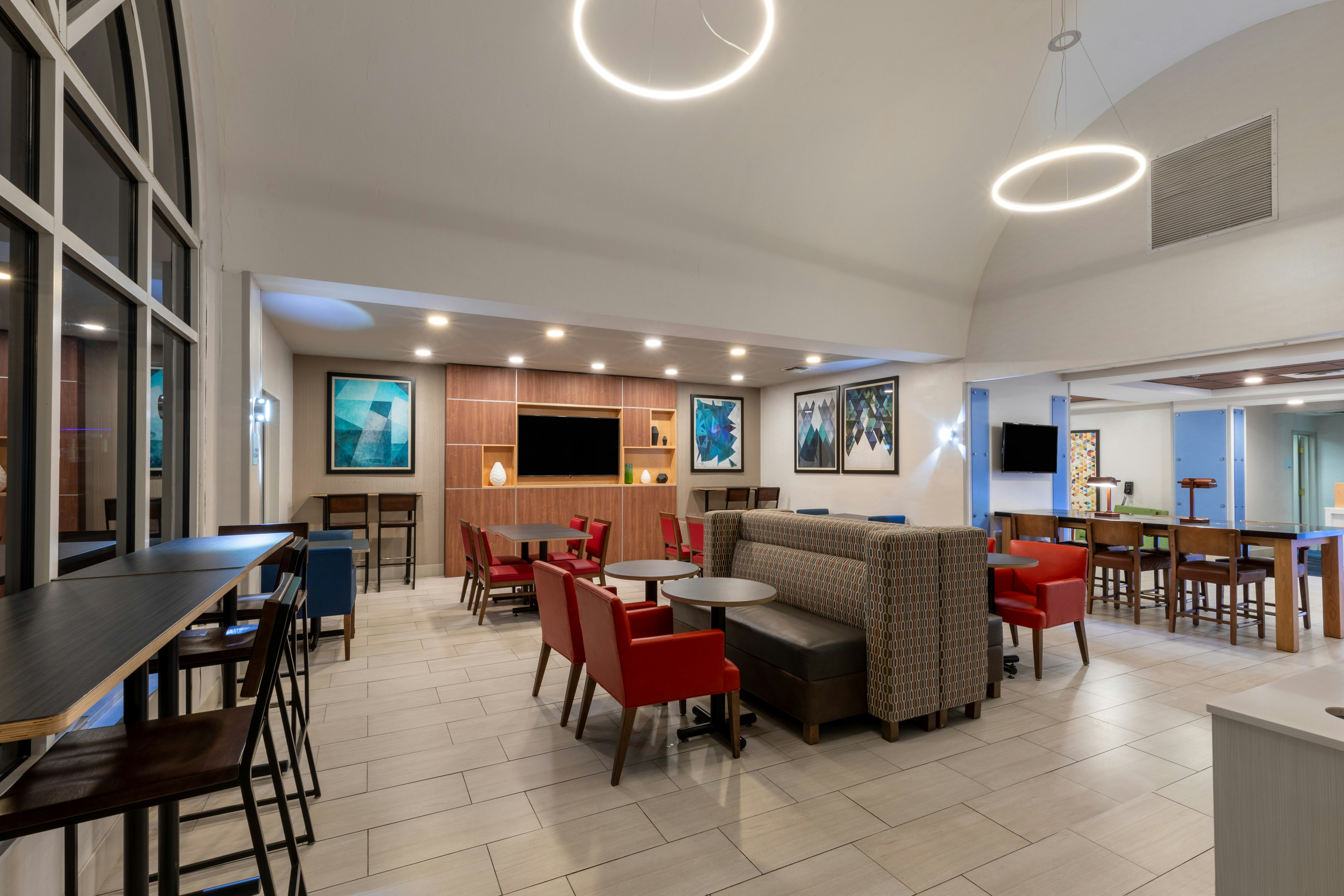 Holiday Inn Express Minden 50/63
