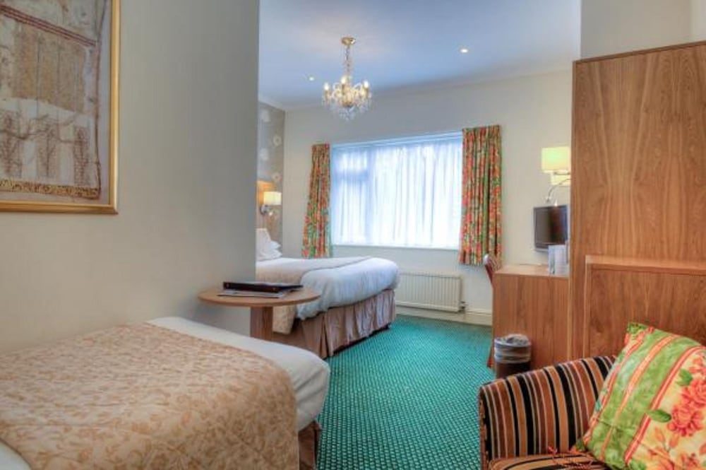 Langstone Cliff Hotel 32/80