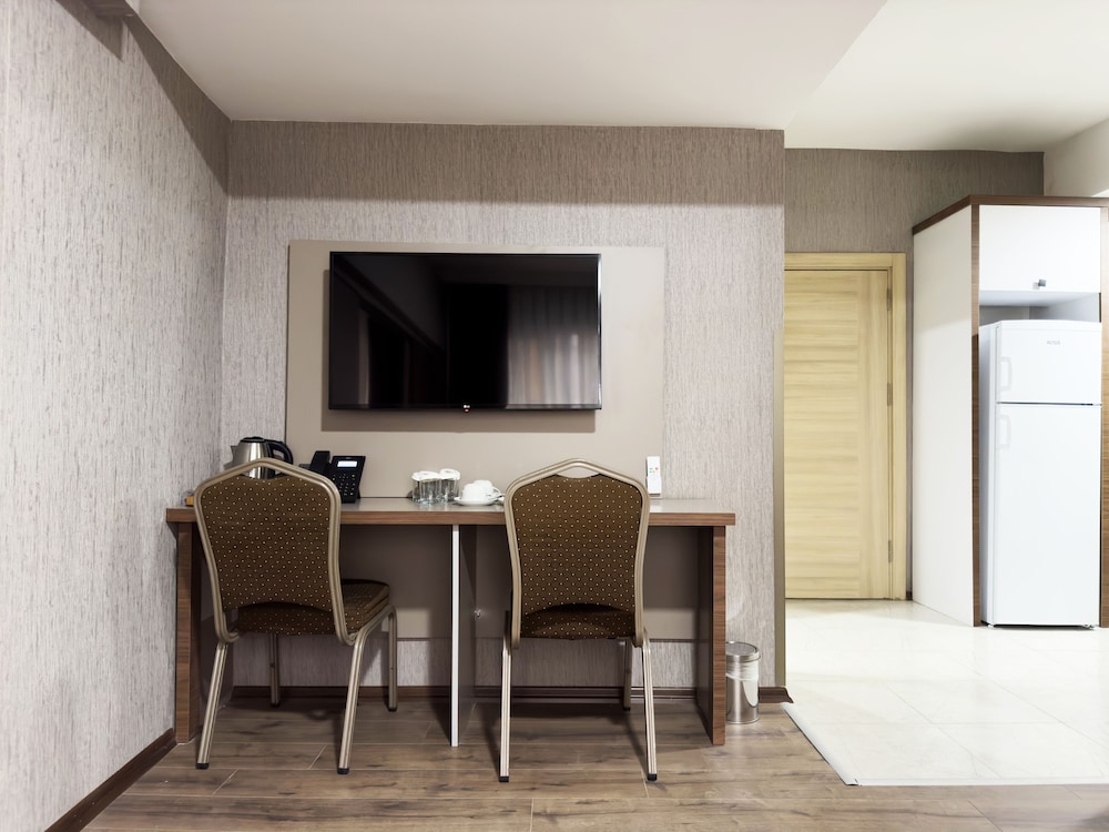 Selcuk Hotel Sems I Tebrizi 85/93
