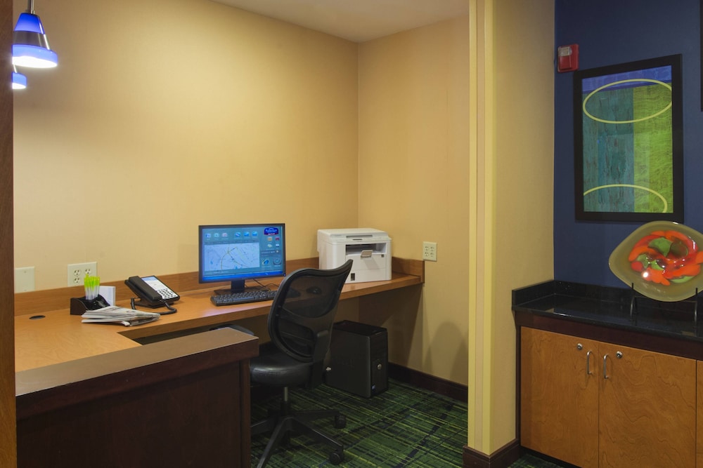 Fairfield Inn Suites Charleston Airport Convention Center 42/45