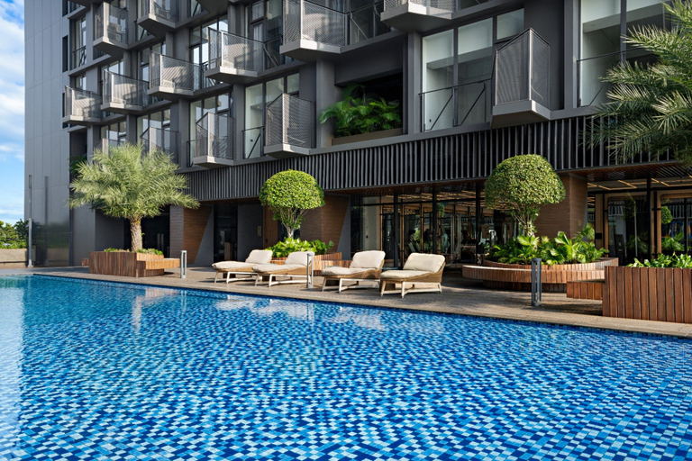 Model J Hotel BSD Carstensz 2/11