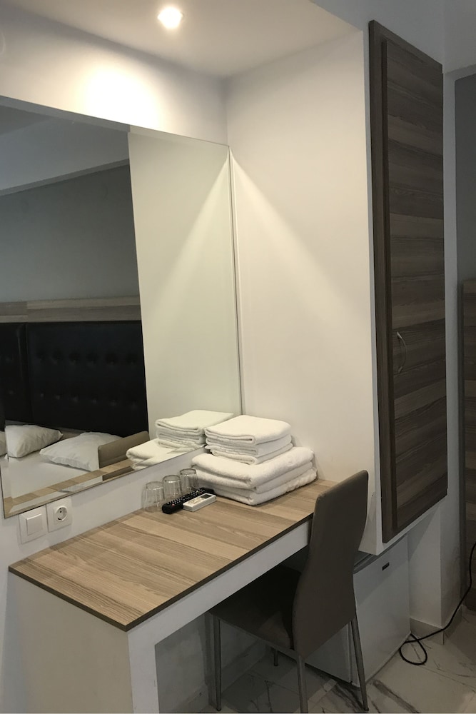 Rex Hotel 24/37
