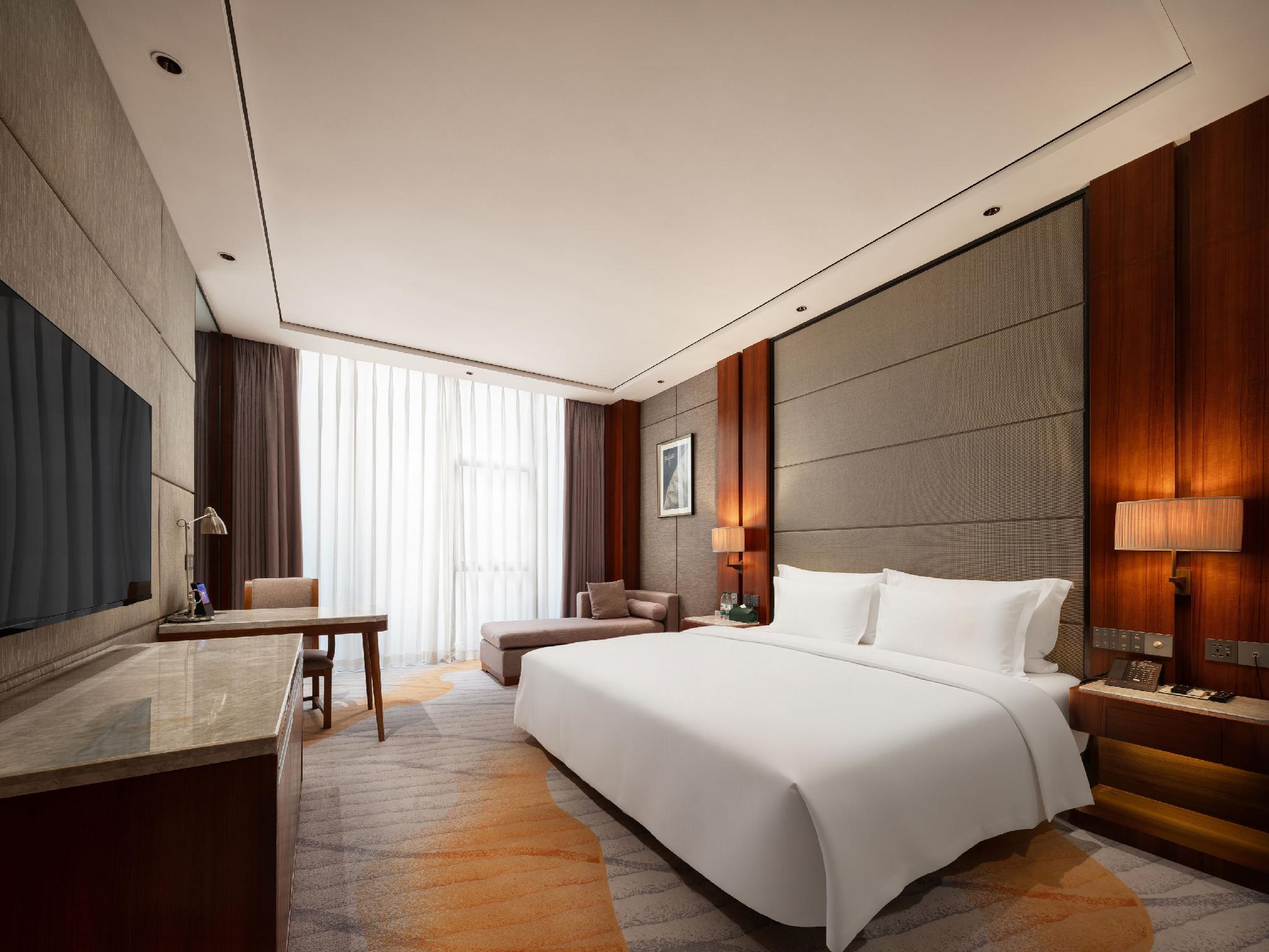 Smart, Executive, King Bed, Bathtub, Lounge Access، Palm Spring Hotel 3/3