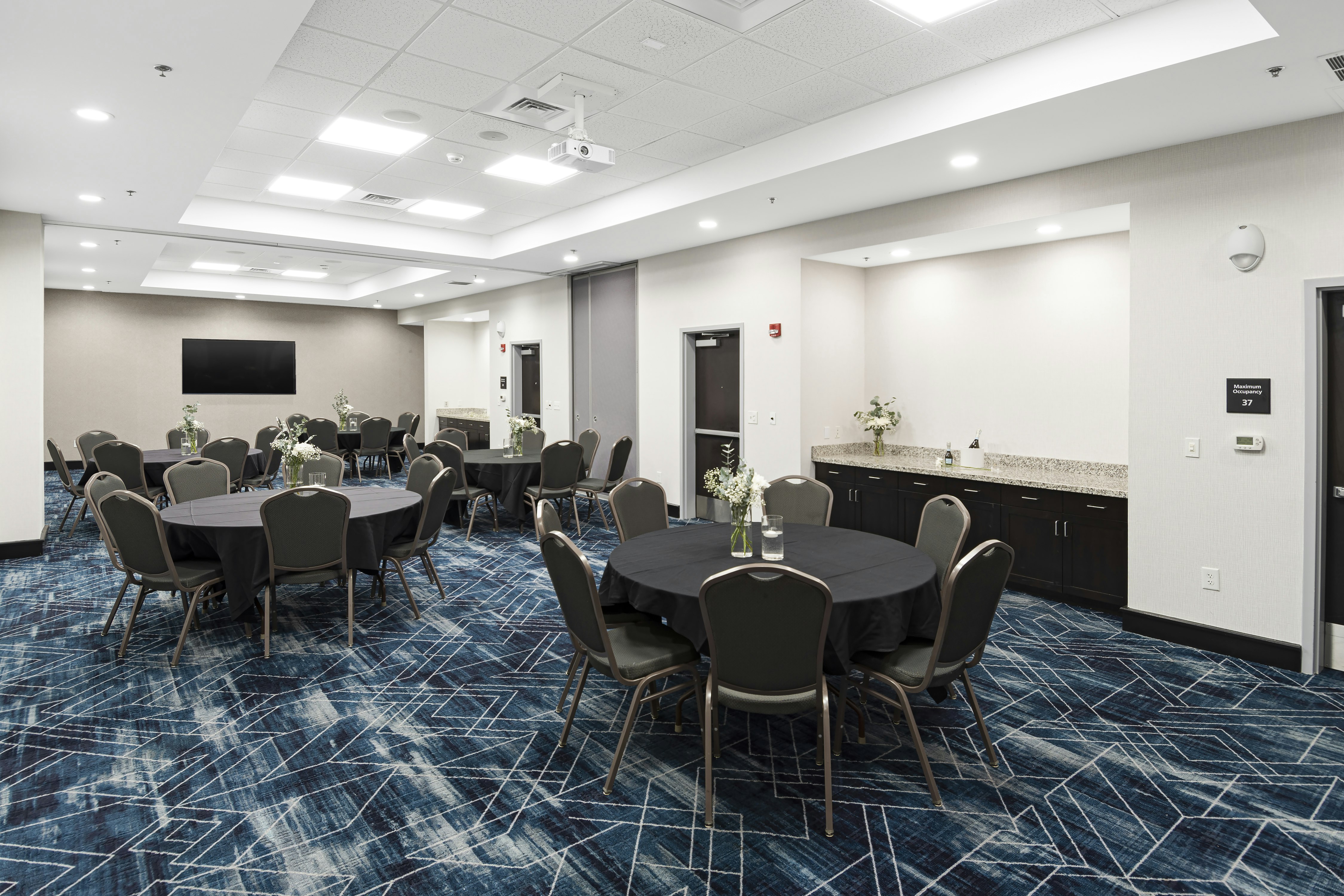 Hampton Inn and Suites Raleigh Downtown 61/75