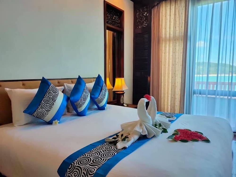 Racha Kiri Resort and Spa 12/63
