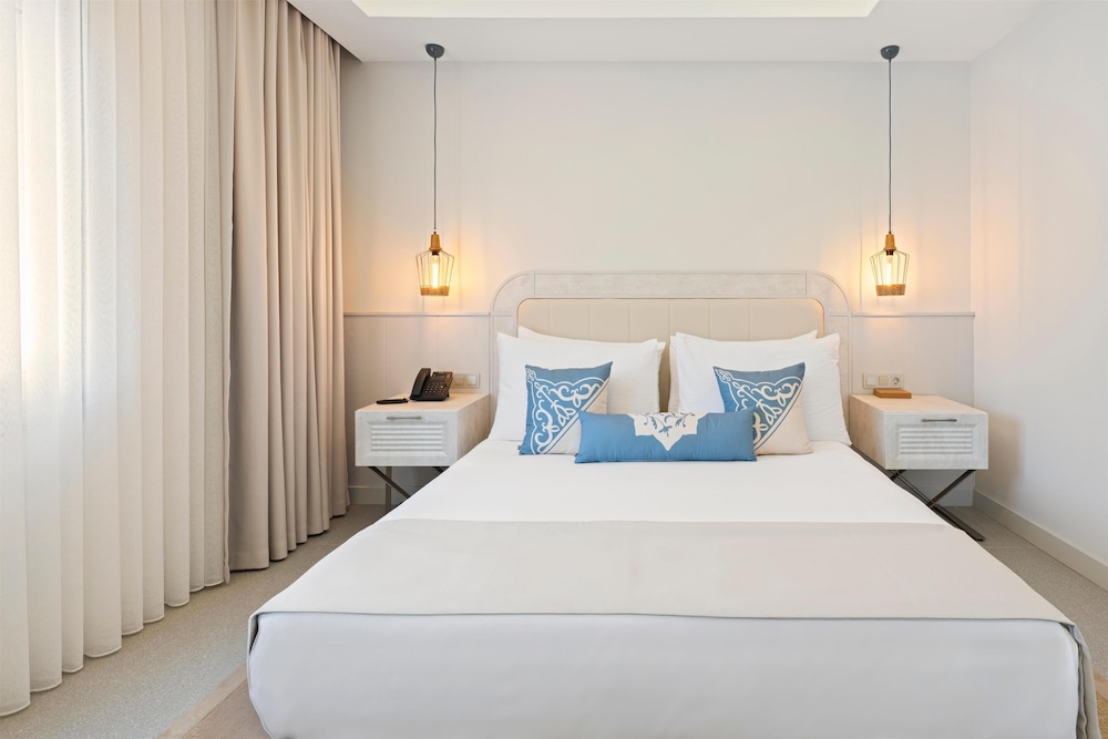 1 Bedroom, Deluxe, Queen Bed, Garden View