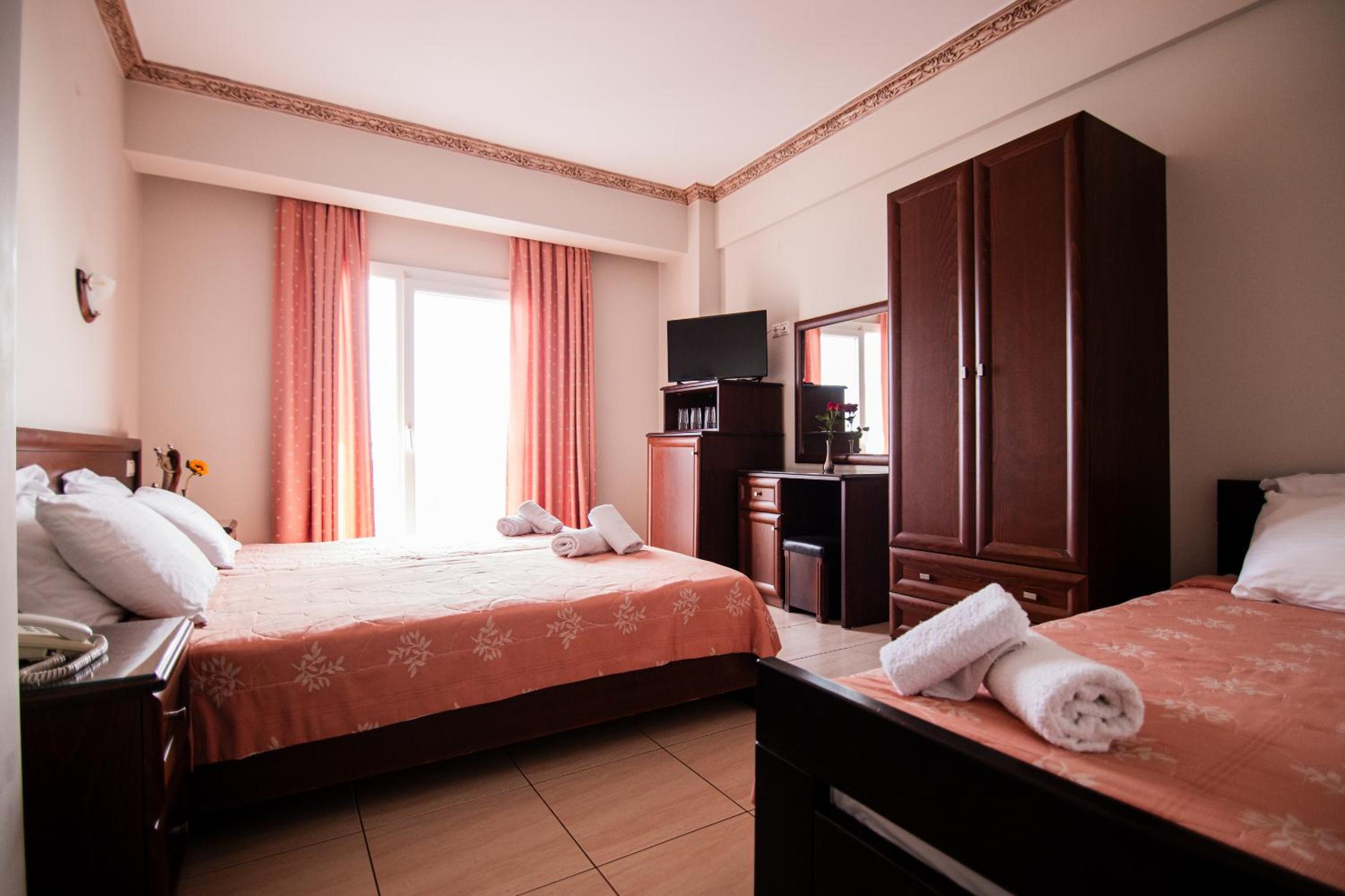 Room, Triple, Lateral Side Sea View